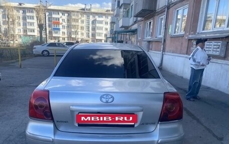 Toyota Avensis III рестайлинг, 2004 год, 580 000 рублей, 2 фотография
