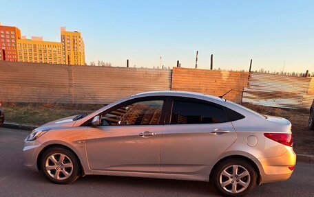 Hyundai Solaris II рестайлинг, 2013 год, 850 000 рублей, 4 фотография