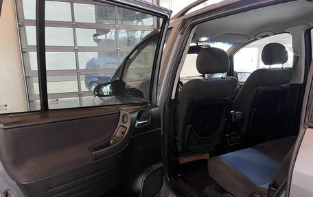 Opel Zafira A рестайлинг, 2004 год, 238 000 рублей, 19 фотография