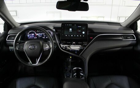 Toyota Camry, 2022 год, 3 695 000 рублей, 2 фотография