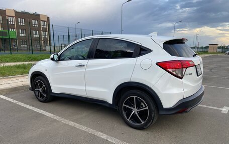 Honda Vezel, 2021 год, 2 500 000 рублей, 3 фотография