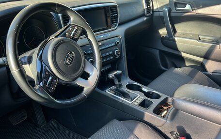 KIA Sportage IV рестайлинг, 2018 год, 2 000 000 рублей, 5 фотография