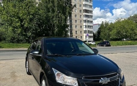 Chevrolet Cruze II, 2014 год, 800 000 рублей, 2 фотография