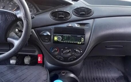 Ford Focus IV, 2001 год, 250 000 рублей, 3 фотография