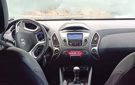 Hyundai ix35 I рестайлинг, 2012 год, 1 000 000 рублей, 6 фотография