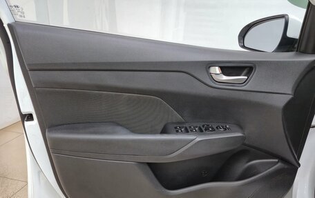 Hyundai Solaris II рестайлинг, 2017 год, 1 100 000 рублей, 10 фотография