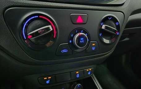 Hyundai Solaris II рестайлинг, 2017 год, 1 100 000 рублей, 22 фотография