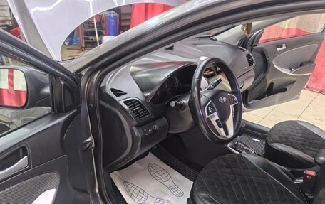 Hyundai Solaris II рестайлинг, 2012 год, 850 000 рублей, 7 фотография