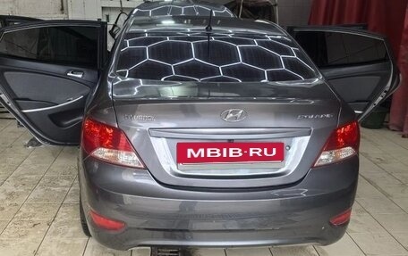 Hyundai Solaris II рестайлинг, 2012 год, 850 000 рублей, 2 фотография