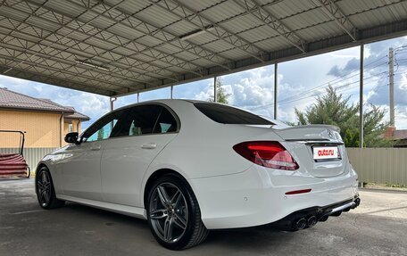 Mercedes-Benz E-Класс, 2019 год, 3 350 000 рублей, 4 фотография