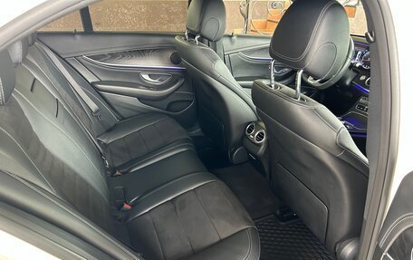 Mercedes-Benz E-Класс, 2019 год, 3 350 000 рублей, 15 фотография