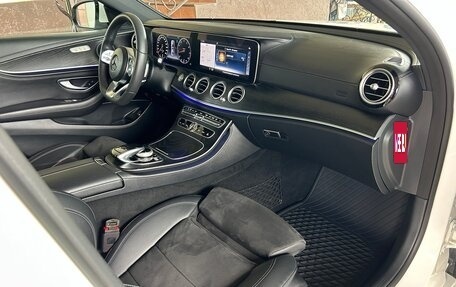 Mercedes-Benz E-Класс, 2019 год, 3 350 000 рублей, 13 фотография