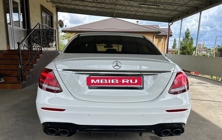 Mercedes-Benz E-Класс, 2019 год, 3 350 000 рублей, 6 фотография