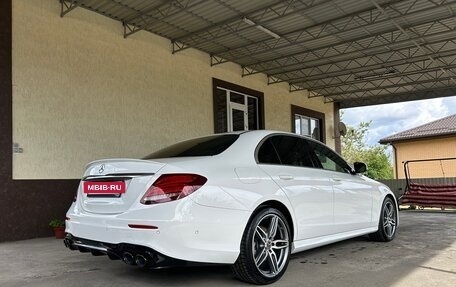 Mercedes-Benz E-Класс, 2019 год, 3 350 000 рублей, 5 фотография