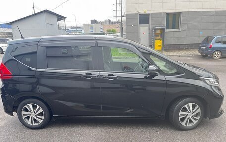 Honda Freed II, 2021 год, 1 870 000 рублей, 4 фотография