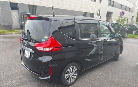 Honda Freed II, 2021 год, 1 870 000 рублей, 3 фотография