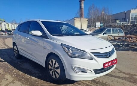 Hyundai Solaris II рестайлинг, 2016 год, 820 000 рублей, 1 фотография