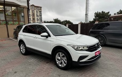 Volkswagen Tiguan II, 2021 год, 2 850 000 рублей, 1 фотография
