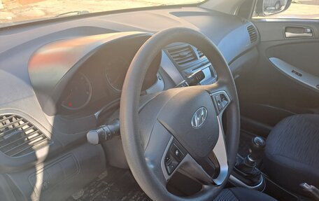 Hyundai Solaris II рестайлинг, 2016 год, 820 000 рублей, 10 фотография