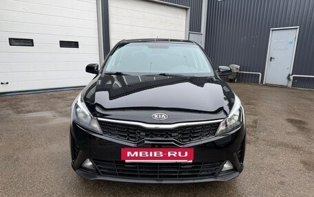 KIA Rio IV, 2021 год, 1 180 000 рублей, 2 фотография