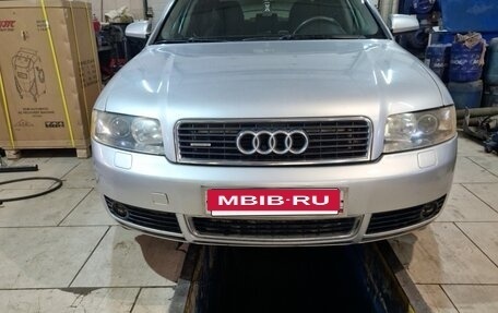 Audi A4, 2004 год, 545 000 рублей, 3 фотография