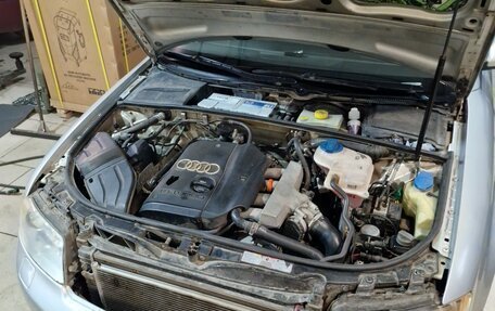 Audi A4, 2004 год, 545 000 рублей, 11 фотография