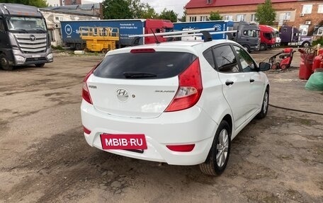 Hyundai Solaris II рестайлинг, 2011 год, 550 000 рублей, 3 фотография