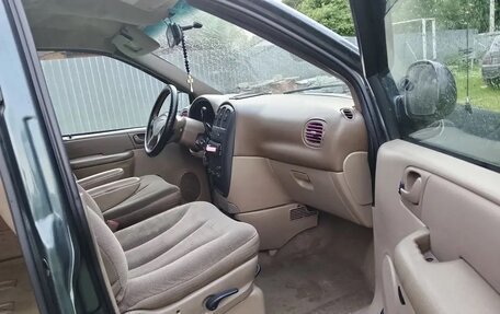Chrysler Voyager IV, 2002 год, 260 000 рублей, 3 фотография
