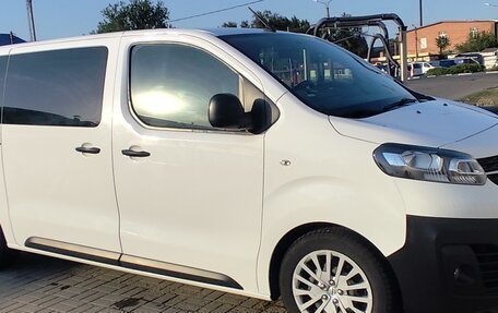 Opel Vivaro, 2020 год, 3 150 000 рублей, 14 фотография