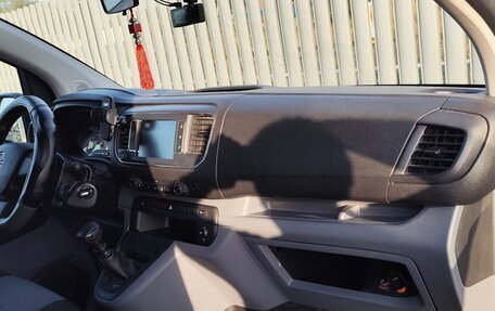Opel Vivaro, 2020 год, 3 150 000 рублей, 12 фотография