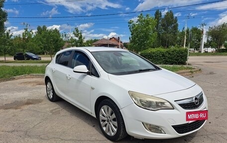 Opel Astra J, 2011 год, 650 000 рублей, 3 фотография
