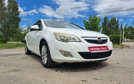 Opel Astra J, 2011 год, 650 000 рублей, 2 фотография