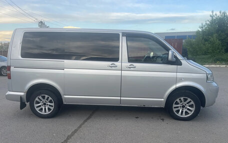 Volkswagen Caravelle T5, 2008 год, 850 000 рублей, 4 фотография