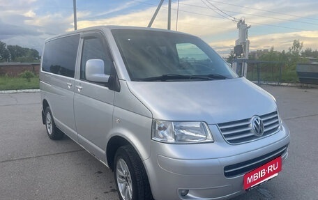 Volkswagen Caravelle T5, 2008 год, 850 000 рублей, 2 фотография