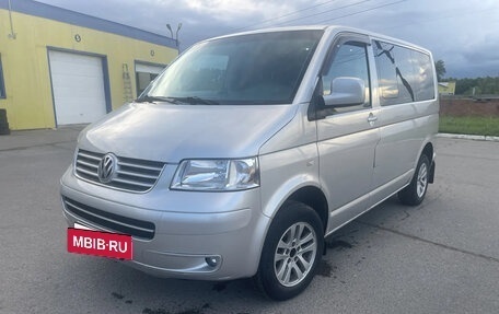 Volkswagen Caravelle T5, 2008 год, 850 000 рублей, 3 фотография