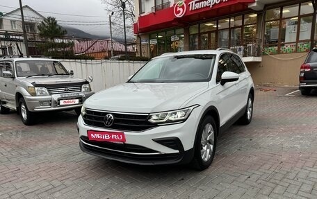 Volkswagen Tiguan II, 2021 год, 2 850 000 рублей, 2 фотография