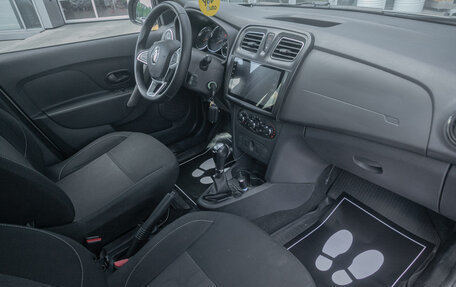 Renault Logan II, 2020 год, 889 000 рублей, 17 фотография