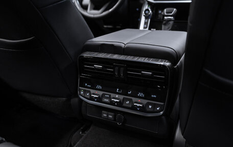 Toyota Land Cruiser, 2026 год, 14 280 000 рублей, 23 фотография