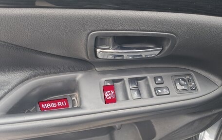Mitsubishi Outlander III рестайлинг 3, 2017 год, 1 680 000 рублей, 8 фотография
