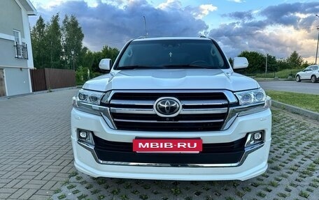 Toyota Land Cruiser 200, 2019 год, 6 700 000 рублей, 3 фотография