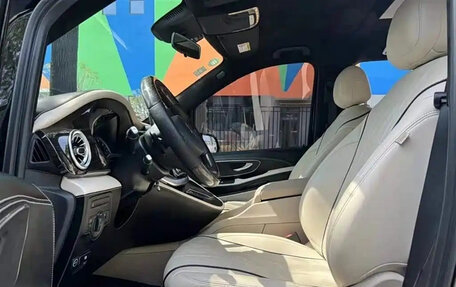 Mercedes-Benz V-Класс, 2023 год, 5 940 000 рублей, 8 фотография