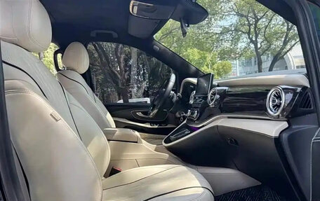 Mercedes-Benz V-Класс, 2023 год, 5 940 000 рублей, 9 фотография