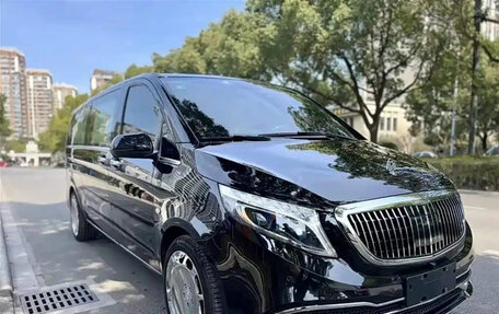 Mercedes-Benz V-Класс, 2023 год, 5 940 000 рублей, 3 фотография
