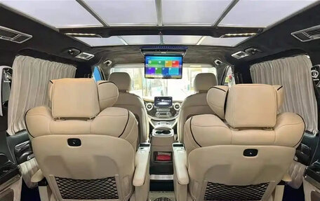 Mercedes-Benz V-Класс, 2023 год, 5 940 000 рублей, 12 фотография