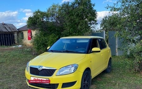 Skoda Fabia II, 2010 год, 450 000 рублей, 2 фотография