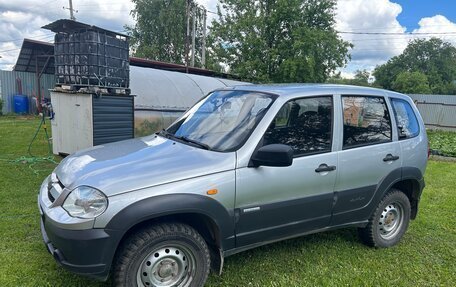 Chevrolet Niva I рестайлинг, 2010 год, 350 000 рублей, 4 фотография