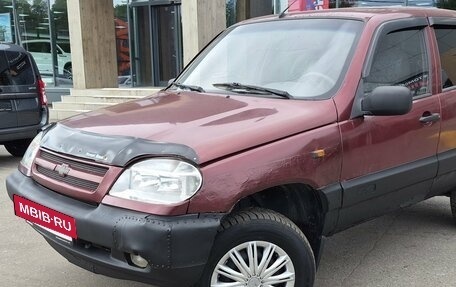 Chevrolet Niva I рестайлинг, 2003 год, 149 000 рублей, 2 фотография