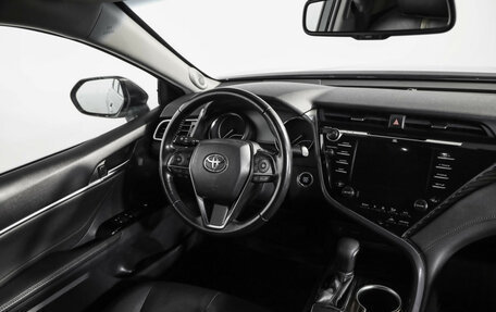 Toyota Camry, 2018 год, 2 749 000 рублей, 10 фотография