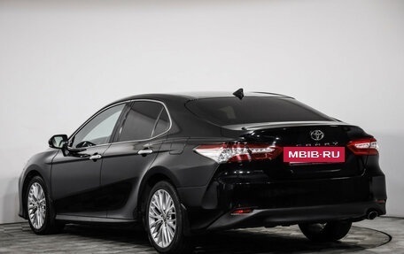 Toyota Camry, 2018 год, 2 749 000 рублей, 8 фотография