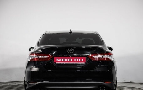 Toyota Camry, 2018 год, 2 749 000 рублей, 7 фотография